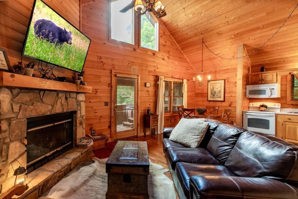Nice View Fireplace, Hot Tub, Porch Bed, Private Sevierville Buitenkant foto