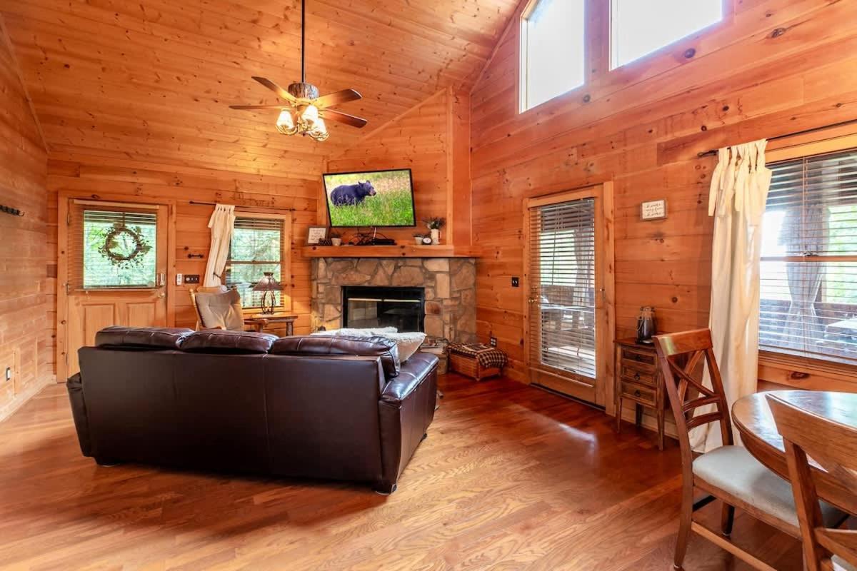 Nice View Fireplace, Hot Tub, Porch Bed, Private Sevierville Buitenkant foto